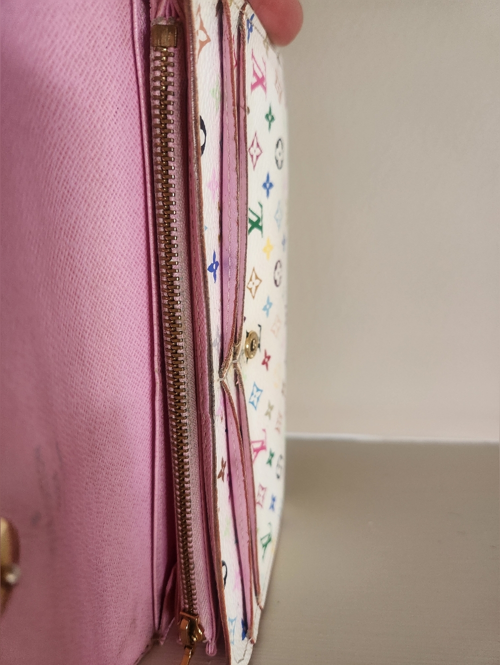 Y2K Louis Vuitton White Murakami Sarah Wallet Pink Interior - Authenticated! - Picture 9 of 14